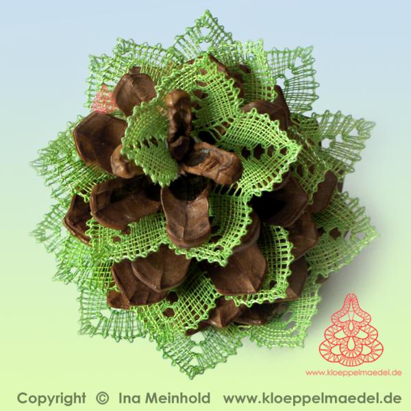 464 Klöppelbrief "Blättchenspirale Maigrün" für Zapfen